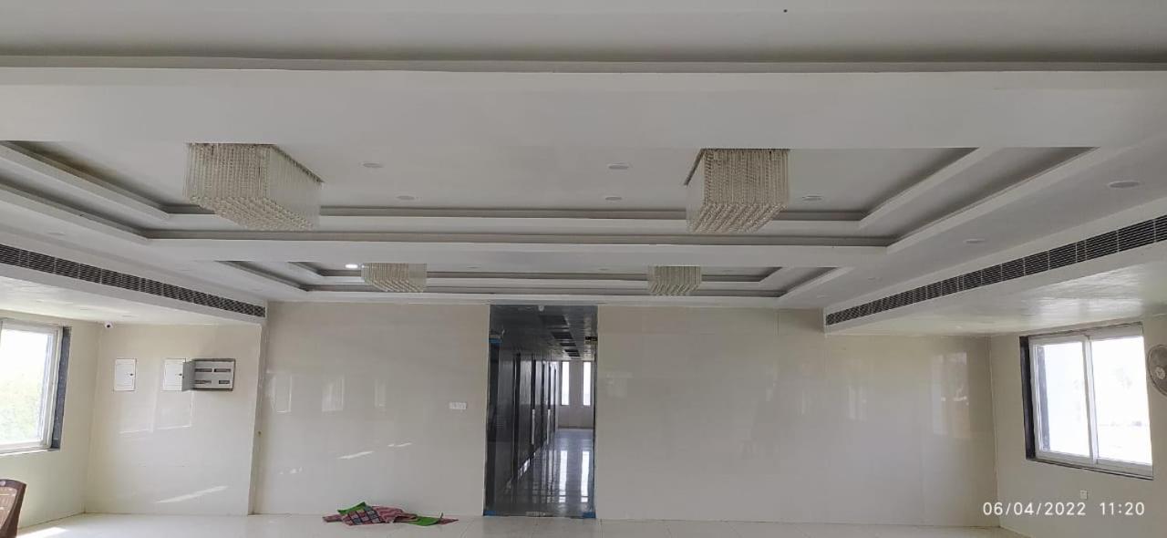Bhagwan Hotel Gonda Dış mekan fotoğraf